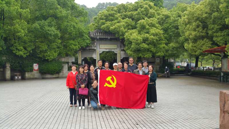 脚踏实地，用心用情做实做好每一件事